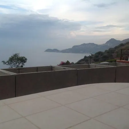 Holiday Sillemi Apartment Letojanni